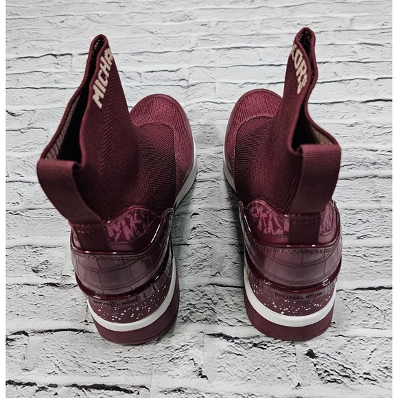 Michael Kors Bootie Swift Stretch Knit Crocodile Embossed Leather WOMENS SZ 9.5 - Picture 7 of 9